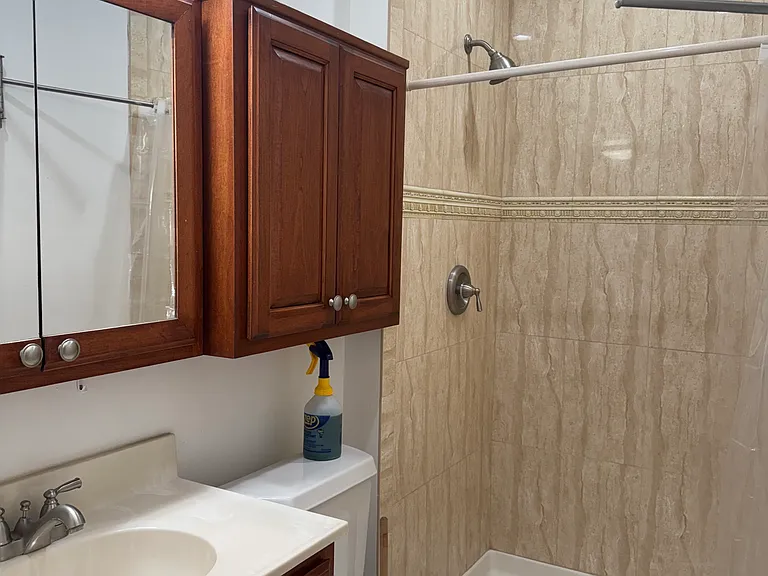 851 W 23rd St #B — Photo 7