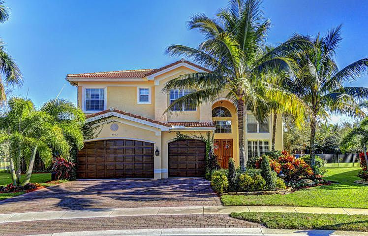 Home For Sale In Canyon Springs