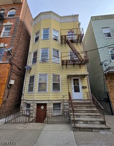 90 Warwick St, Newark, NJ, 07105