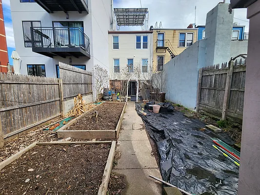 Rented by Highline Residential | media 8