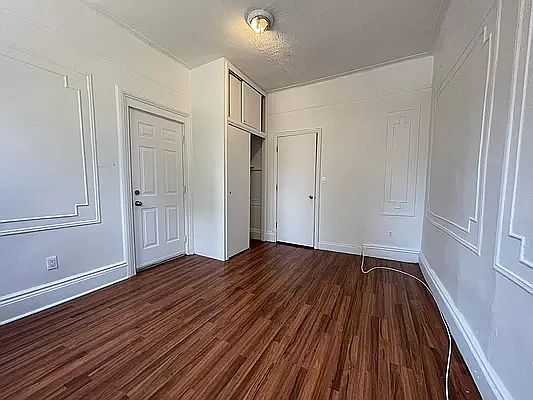 4th image of 308 Evergreen Ave #1
