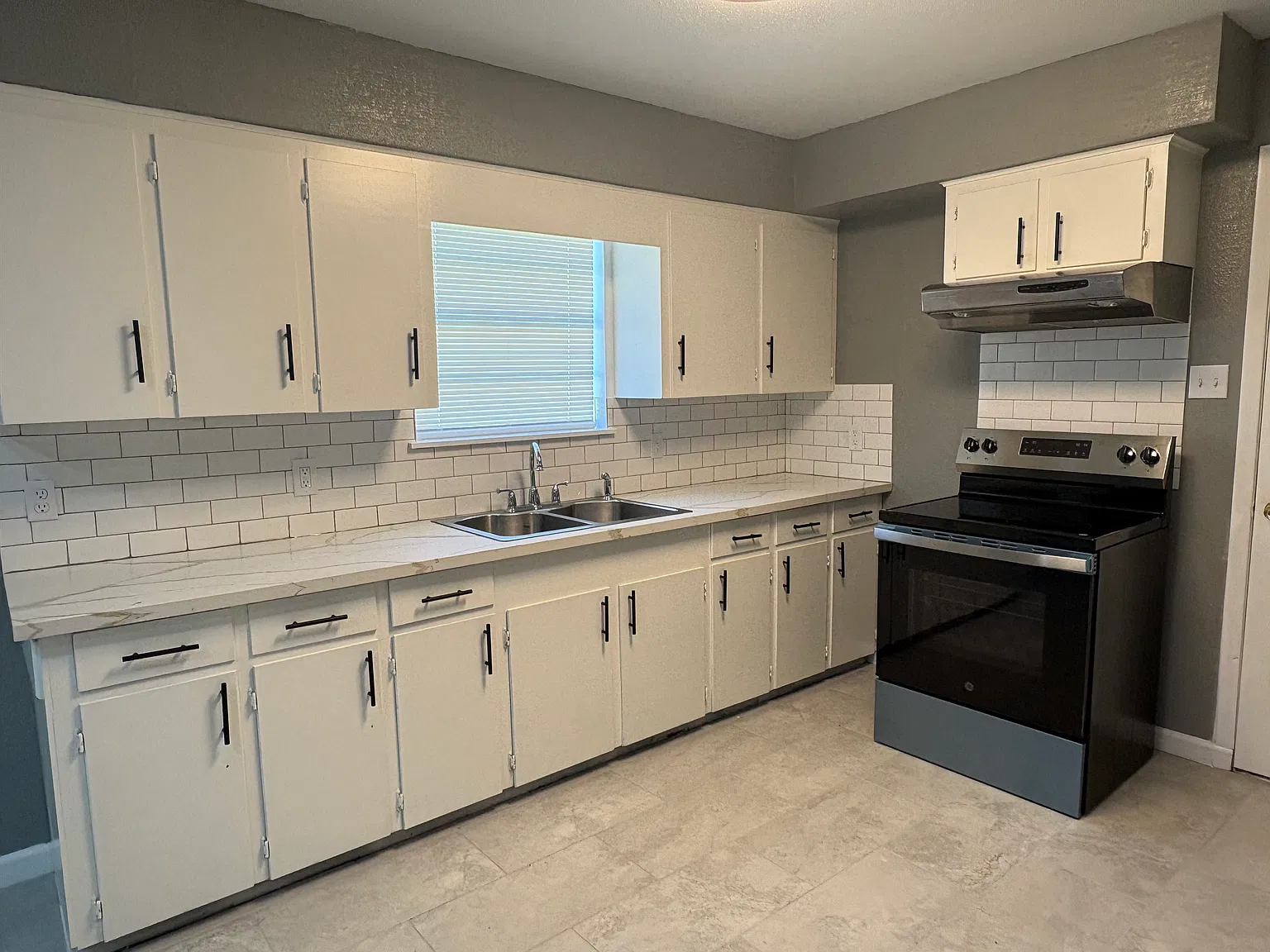 2 bed, 775 sqft, $1,450 — Photo 1