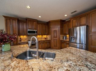 3822 Victoria Lakes Dr E, Jacksonville, FL 32226