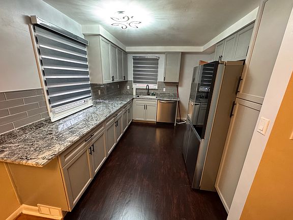 3rd image of 1424 Huron Ave