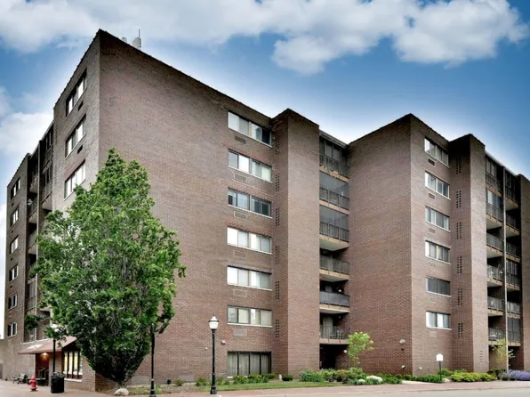 11 W Green St APT 206, Bensenville, IL 60106