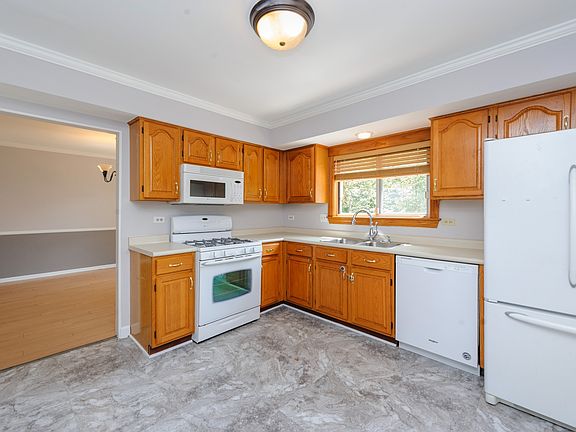 5th image of 1117 Albion Ln