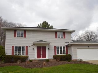 6818 Cheryl Ann Dr, Seven Hills, OH 44131