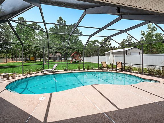 4th image of 8524 Crosswinds Dr