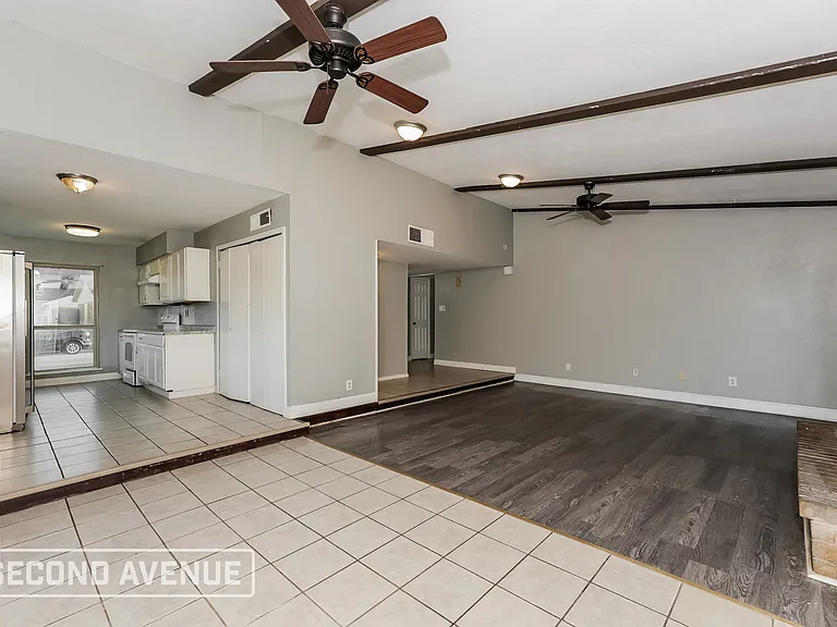 7525 Ashcrest Ln — Photo 5