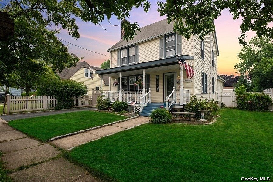 95 East Street, Hicksville, NY 11801 Zillow