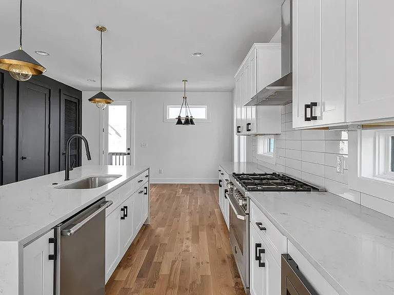 1934 Britt Pl — Photo 7