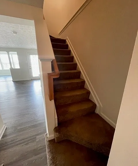 928 Jessicas Ln — Photo 8