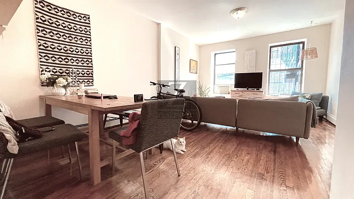 Rented by ZealEstate Group Inc | media 5