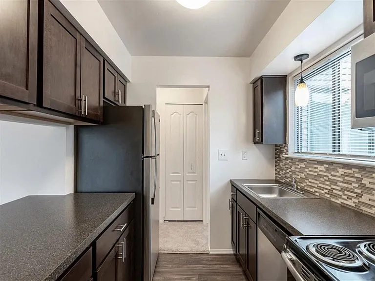 Thornberry Apartments — Photo 17