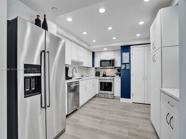 3200 N Port Royale Dr N #908, Fort Lauderdale, FL 33308