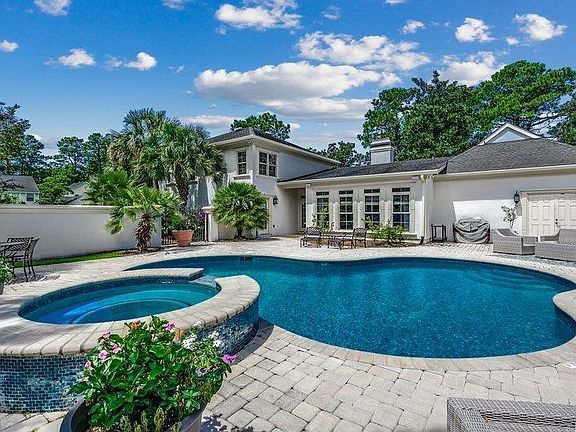 5th image of 412 Pinecrest Dr