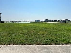 1st image of 2064 Lakeshore Blvd S