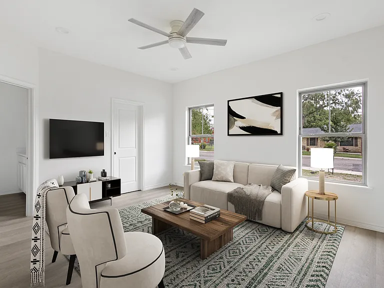 223 Florencia Ave — Photo 3