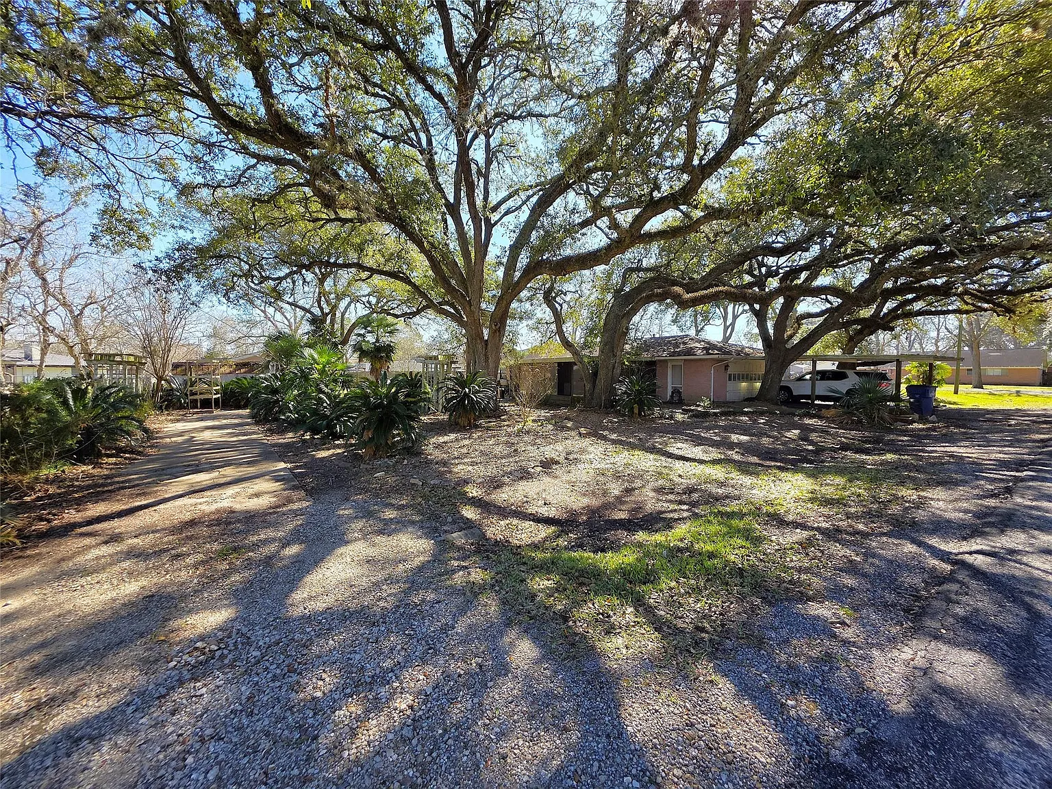 3 bed, 2.5 bath, 1628 sqft, $2,600 — Photo 4