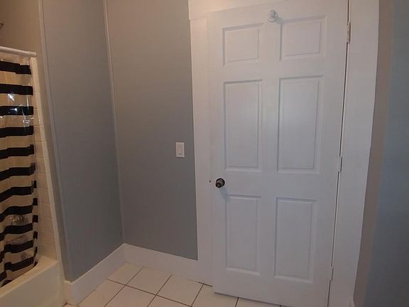 3rd image of 521 E Main St