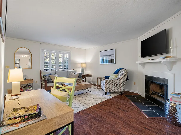1018 Monticello Dr — Photo 4