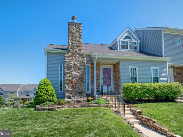 707 Spice Bush Ln, Ambler, PA 19002