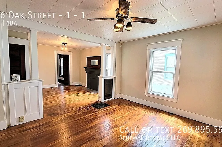 206 Oak St #1 — Photo 8