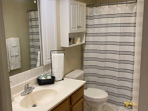 5th image of 1860 4th St APT 2