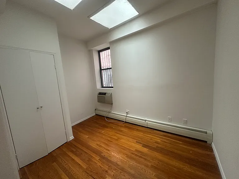 439 E 75th St #1 — Photo 7