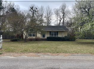 1135 Heriott St, Manning, SC 29102