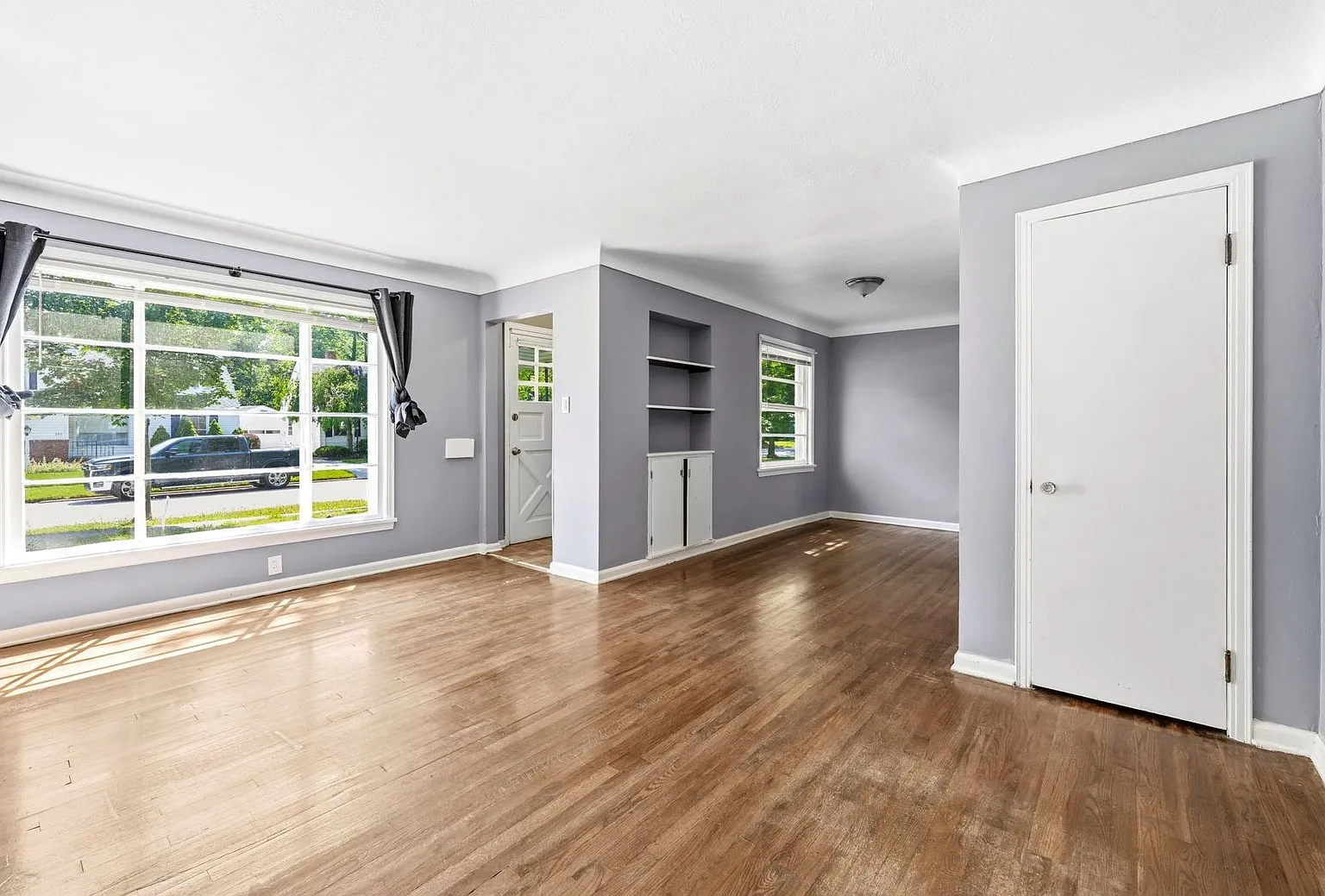 988 Glenside Ave — Photo 3