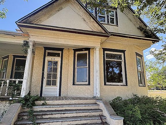3rd image of 517 W 5th St