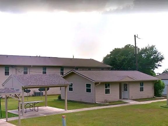 2nd image of 522 Oak St #4648