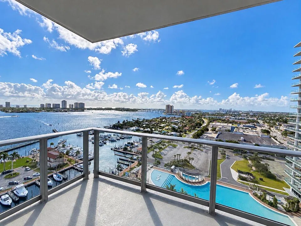 220 Lake Shore Dr #1607