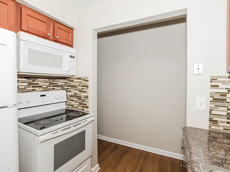 3611 Schwartze Ave #3 — Photo 8