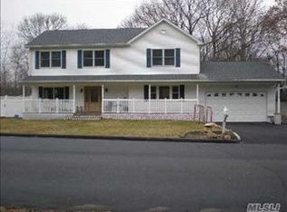 84 Sheppard Ln, Nesconset, NY 11767