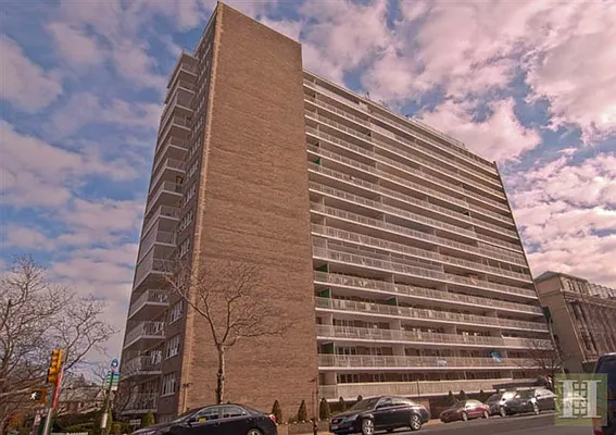 Sold by R New York | media 21