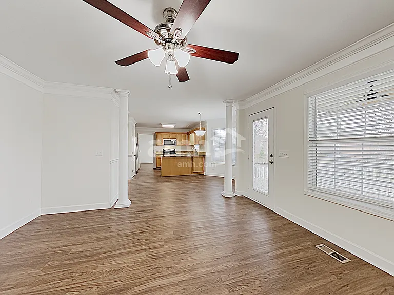 1305 Bantry Dr — Photo 4