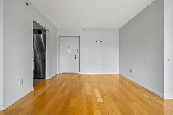 Sold by Poljan Properties Inc. | media 23