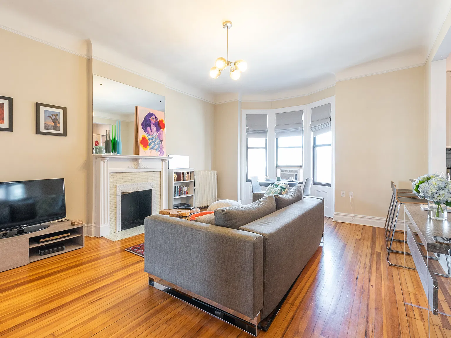 882 Union Street — Photo 2
