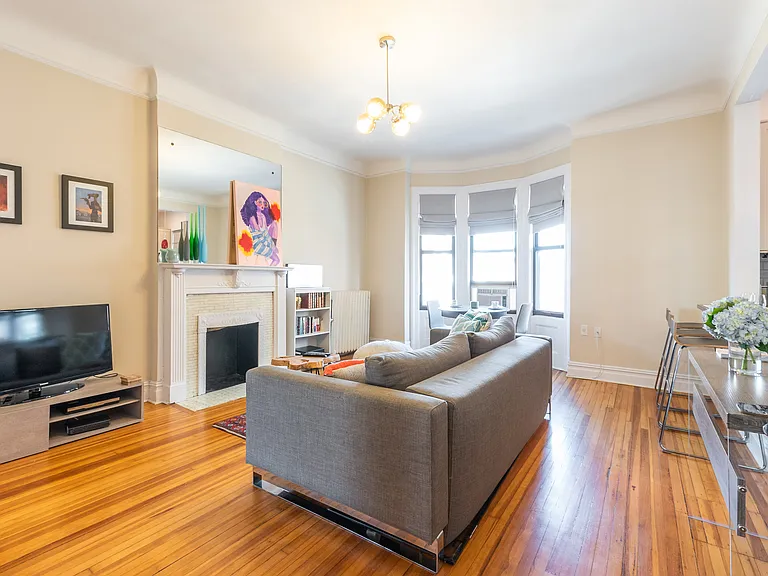 882 Union St #4D — Photo 3