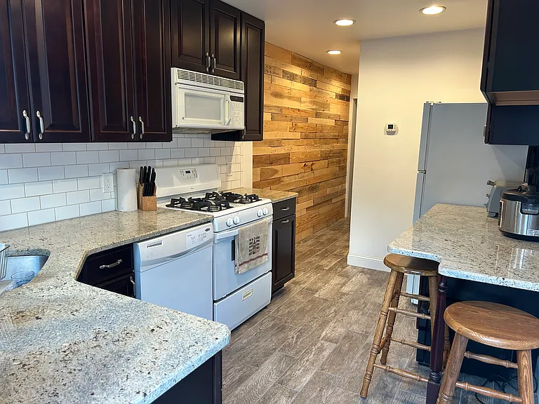 2052 E Boston St — Photo 6