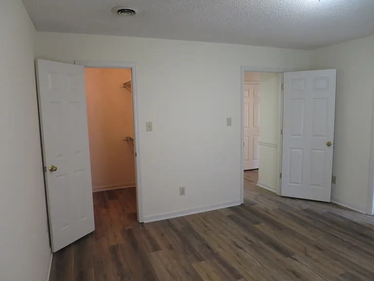441 Eagle Brook Dr #1 — Photo 13