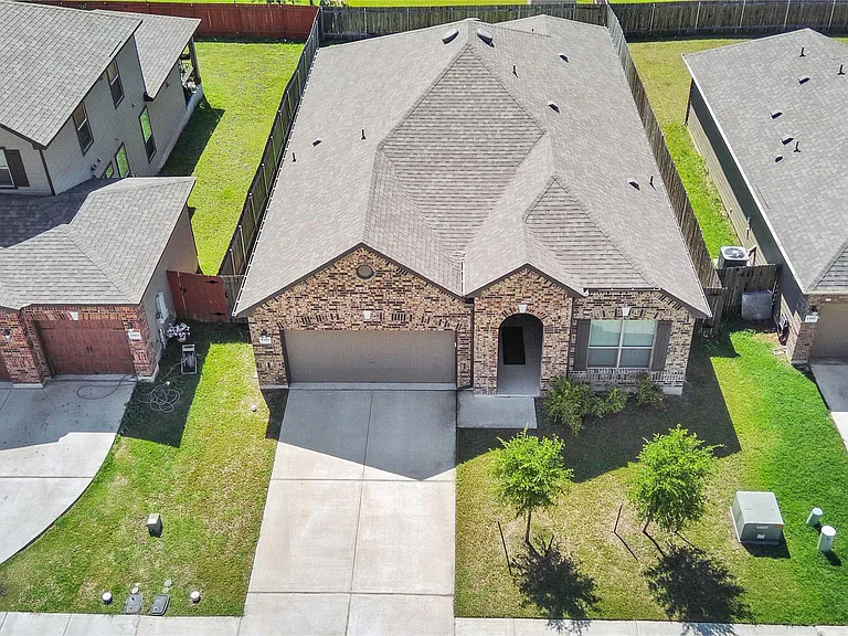 13921 Abraham Lincoln St — Photo 35