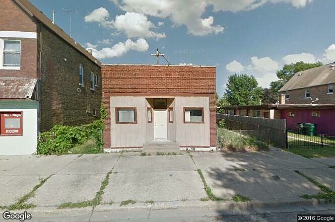2nd image of 1313 Victoria Ave