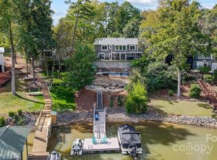 1110 Palmyra Dr, Fort Mill, SC 29708