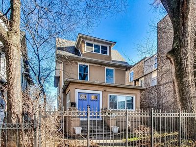 7105 N Ridge Blvd, Chicago, IL, 60645