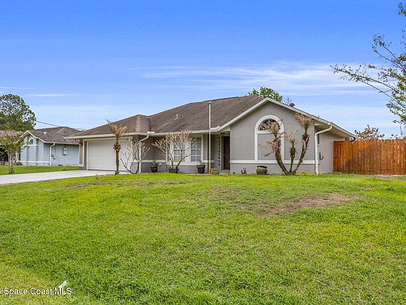 2nd image of 5695 Graham St