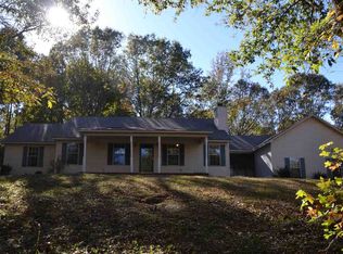 162 Springview Dr, Jackson, TN 38305