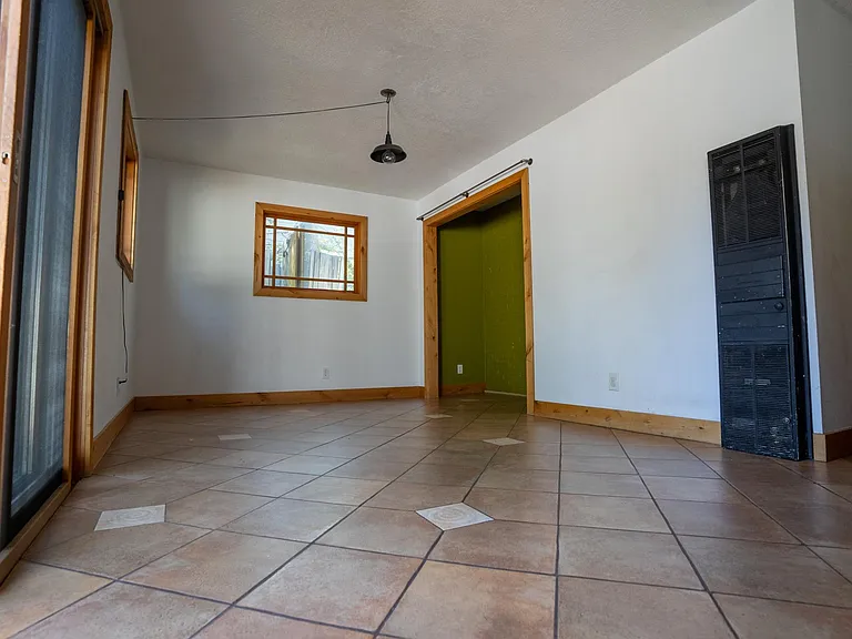 1213 S Windsor St — Photo 21